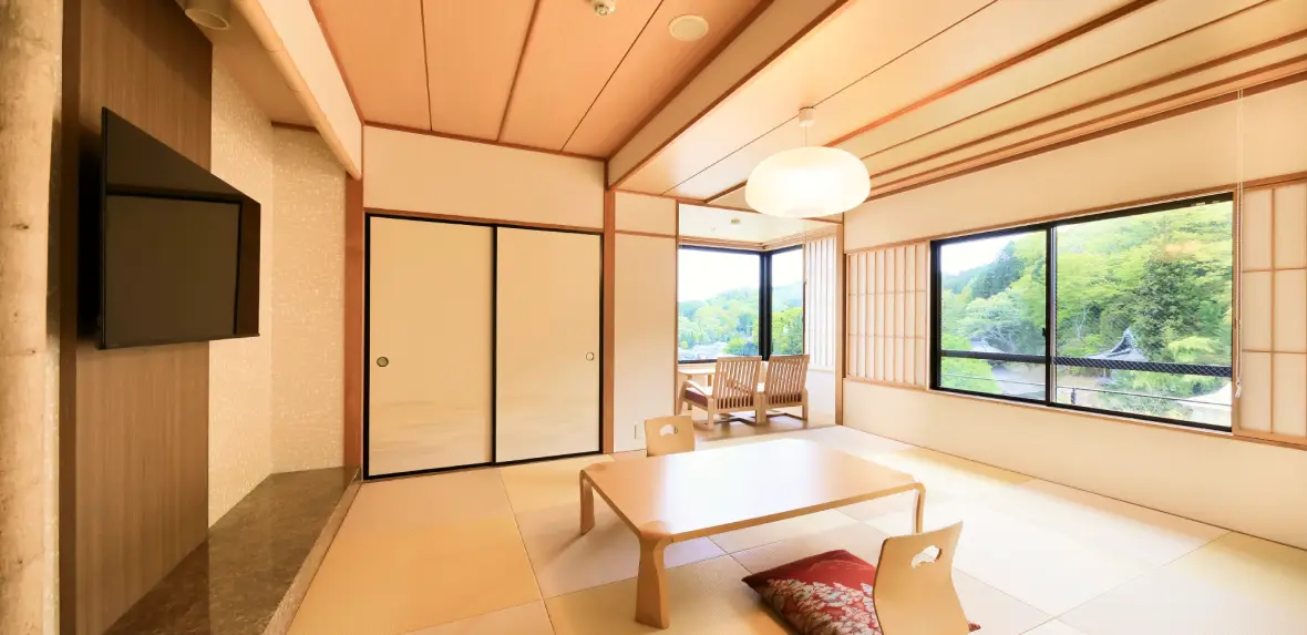 画像:【角部屋】和室10畳+広縁 内観