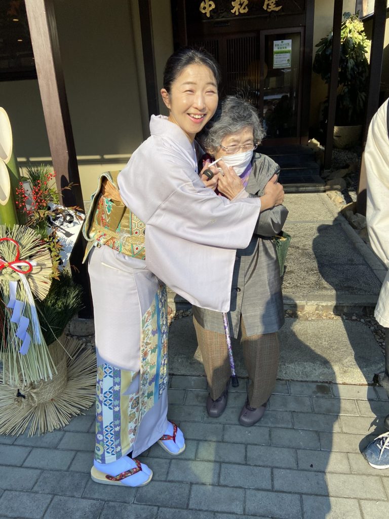 さわ子さん❤️　男子に囲まれて良かったね‼️ メインイメージ画像