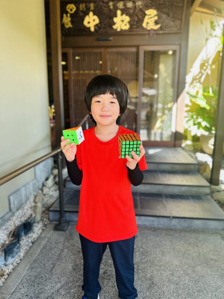 ルービックキューブ少年♡パパは、怒った顔もかっこいい♡ メインイメージ画像