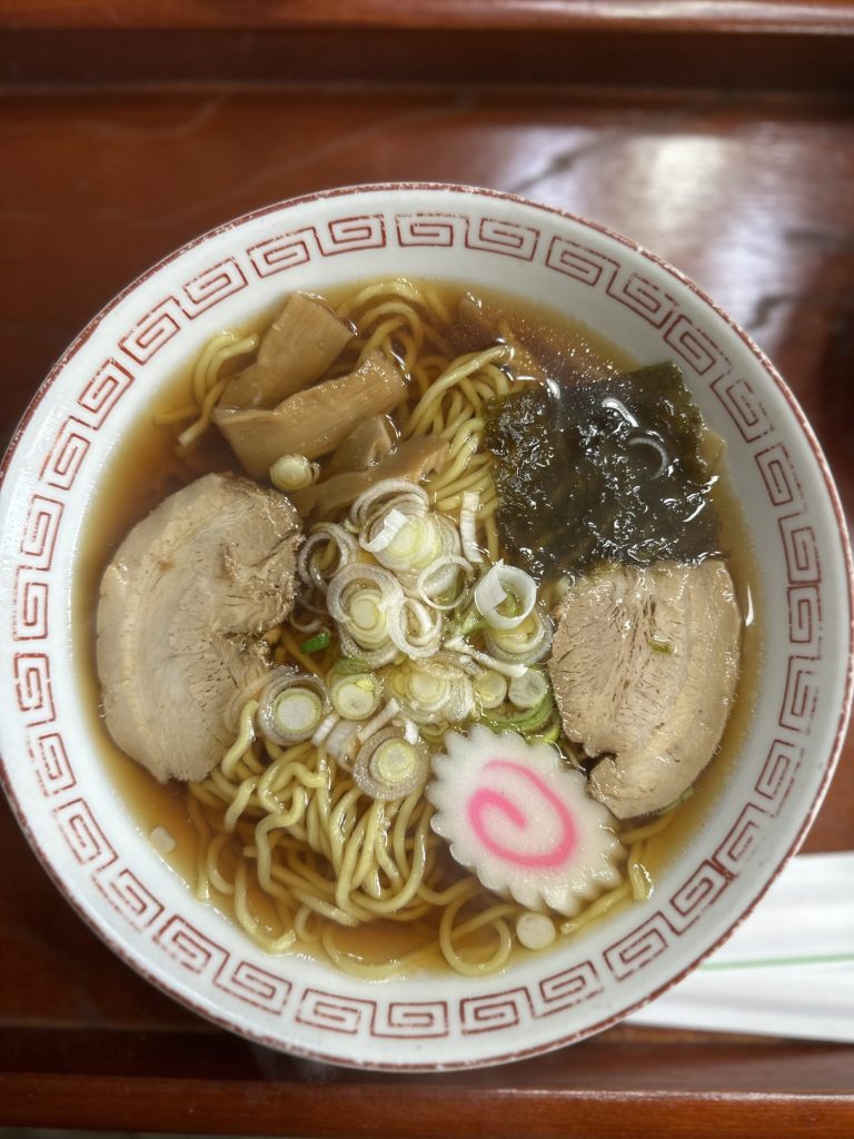 新年早々　お疲れの女将ちゃん　出前はやっぱり　別所温泉　相染食堂 メインイメージ画像