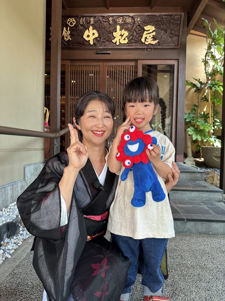 女将ちゃん　みっちゃん　ド‼️ハマり　ミャクちゃんに❤️ メインイメージ画像
