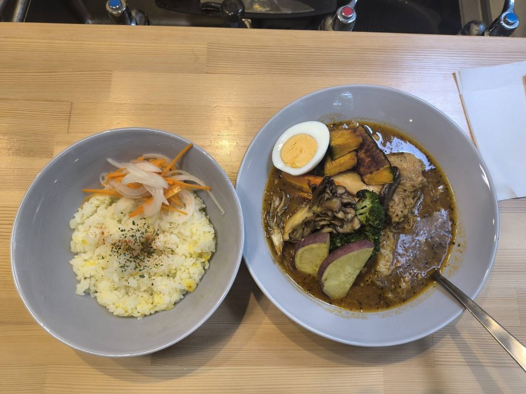 今日はこれだ！だいらちゃんのお昼！『水玉サウナ』のスープカレー🍛 メインイメージ画像