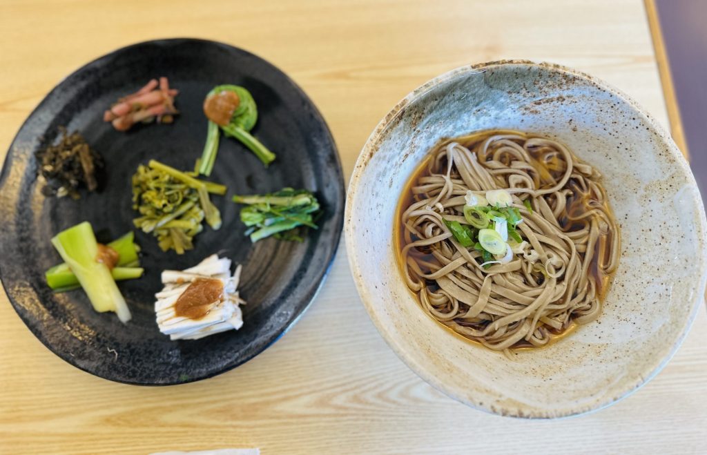 山菜蕎麦なら　たきざわさんへ　AIでも判別出来ない珍しい山菜‼️ メインイメージ画像