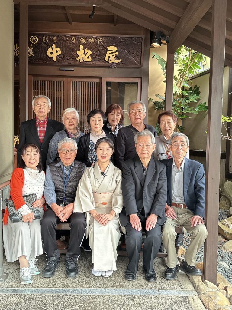 ご自分で作られたバイオリンで　恒例の同級会 メインイメージ画像