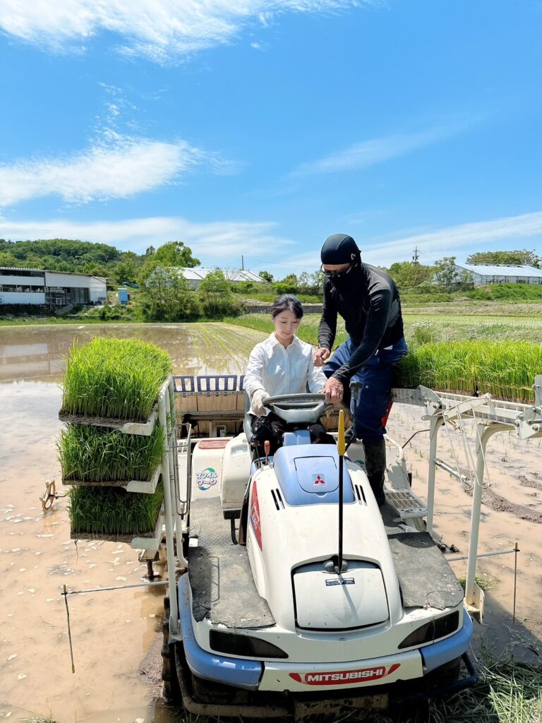 女将ちゃんが行く！！～田植え編～今年も美味しいお米頼んだよ！だいらちゃん！！！ メインイメージ画像